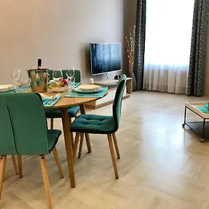 https://art-suites-spalena.praguehotelsweb.com