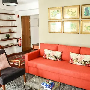 Cozy And Spacious In Graca, Lissabon